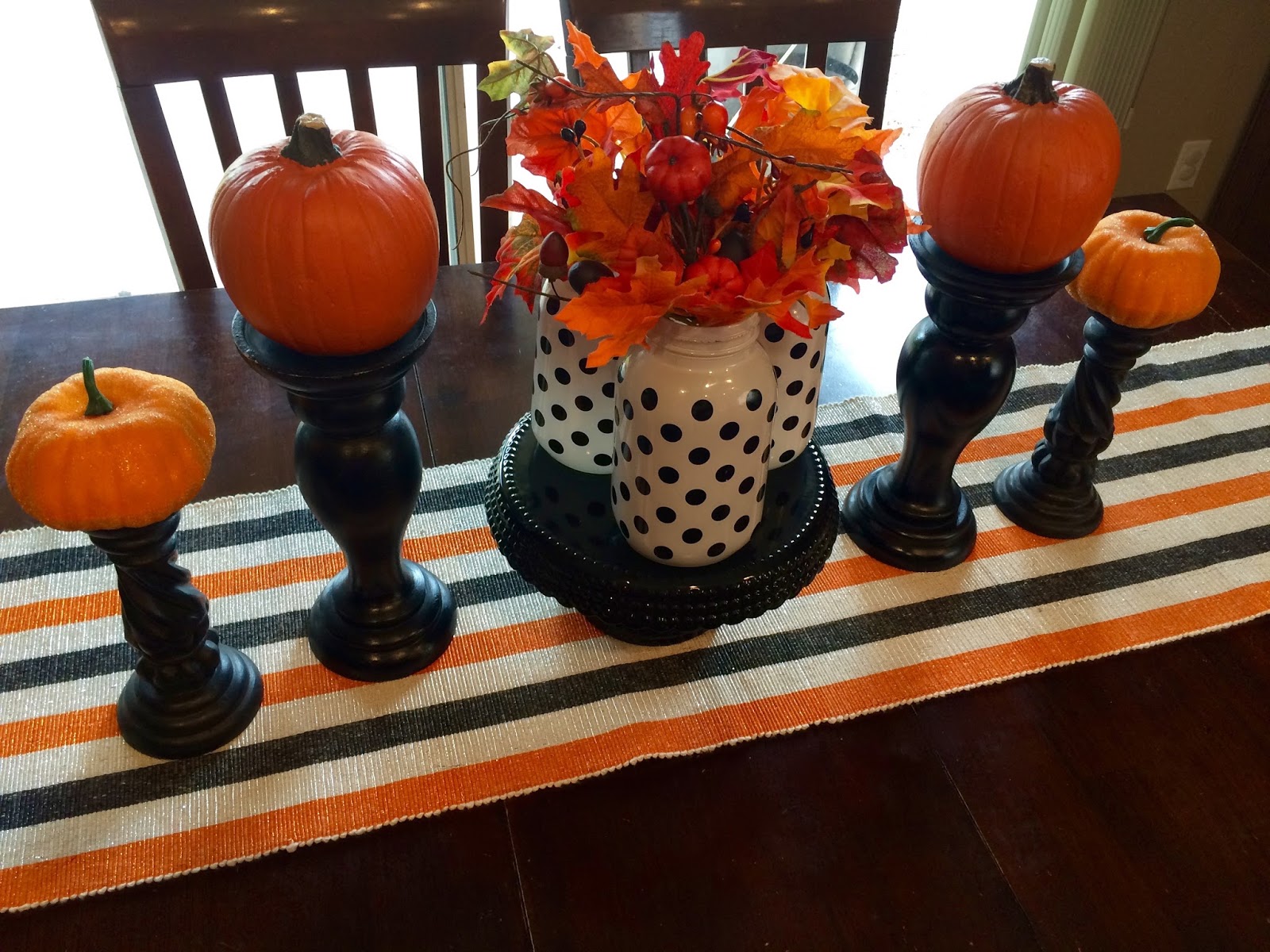 Coombs Halloween Decor.
